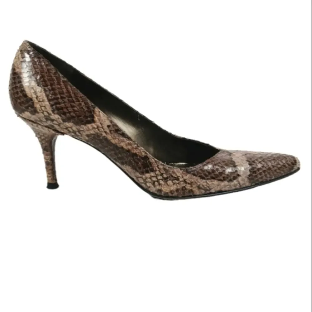 Stuart Weitzman Snakeskin Pumps GUC $399 size 7.5N    S2659